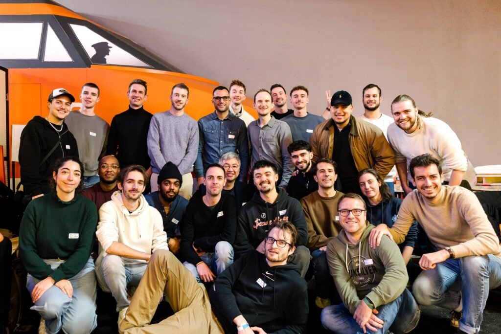 Photographie d'un événement de la communauté Vidéaste Pro dirigé par Maxime alias Pile et Face.